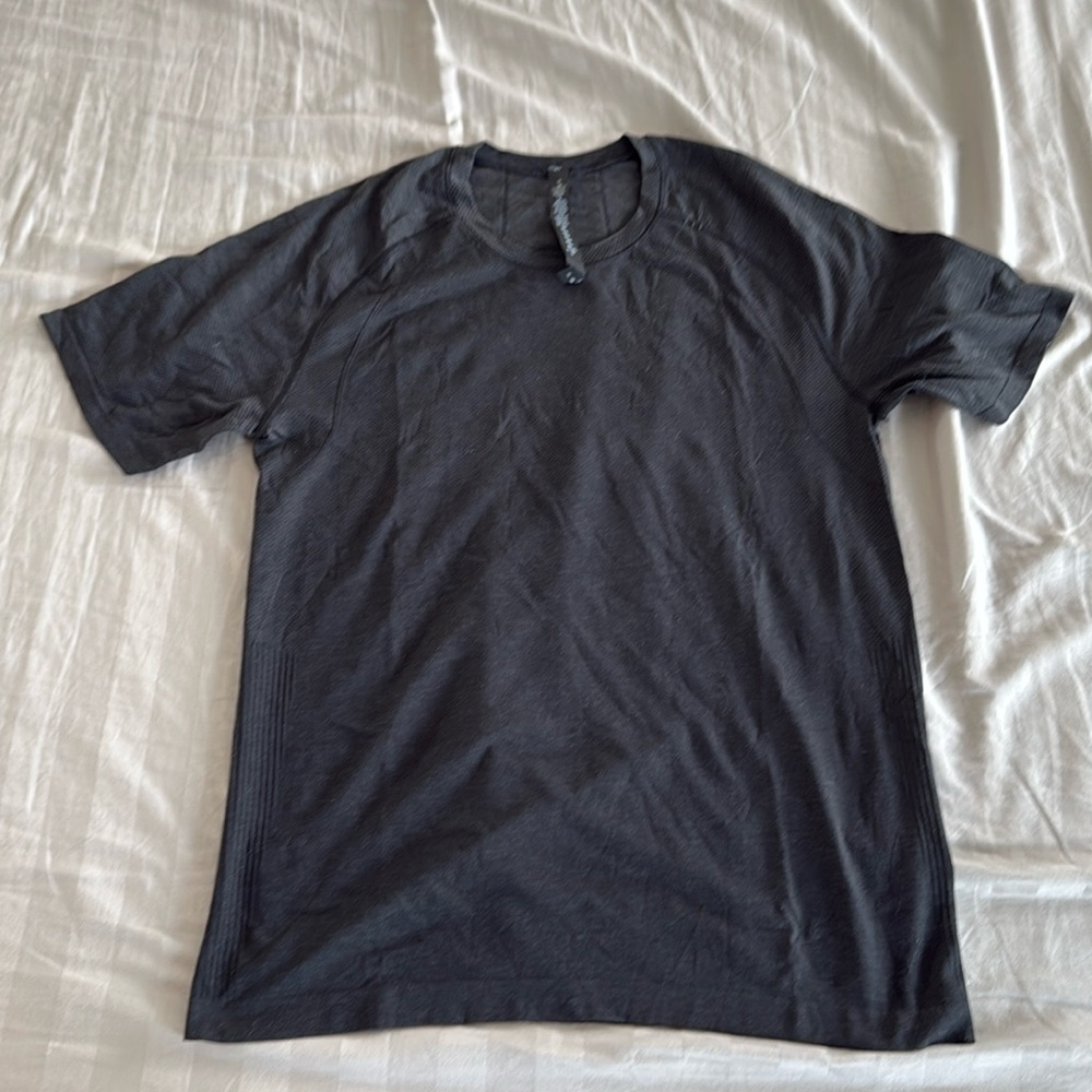 Lululemon active wear in black